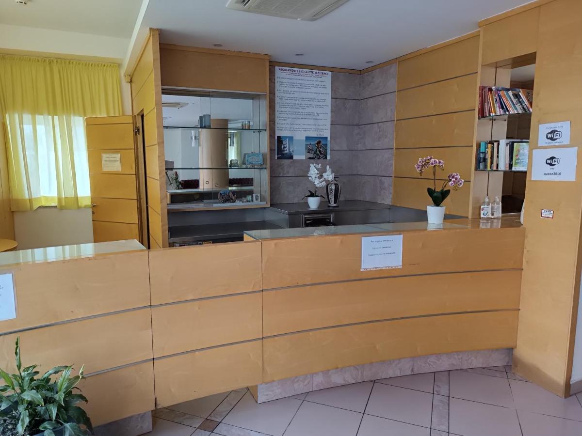קאטוליקה Residence Queen Mary מראה חיצוני תמונה